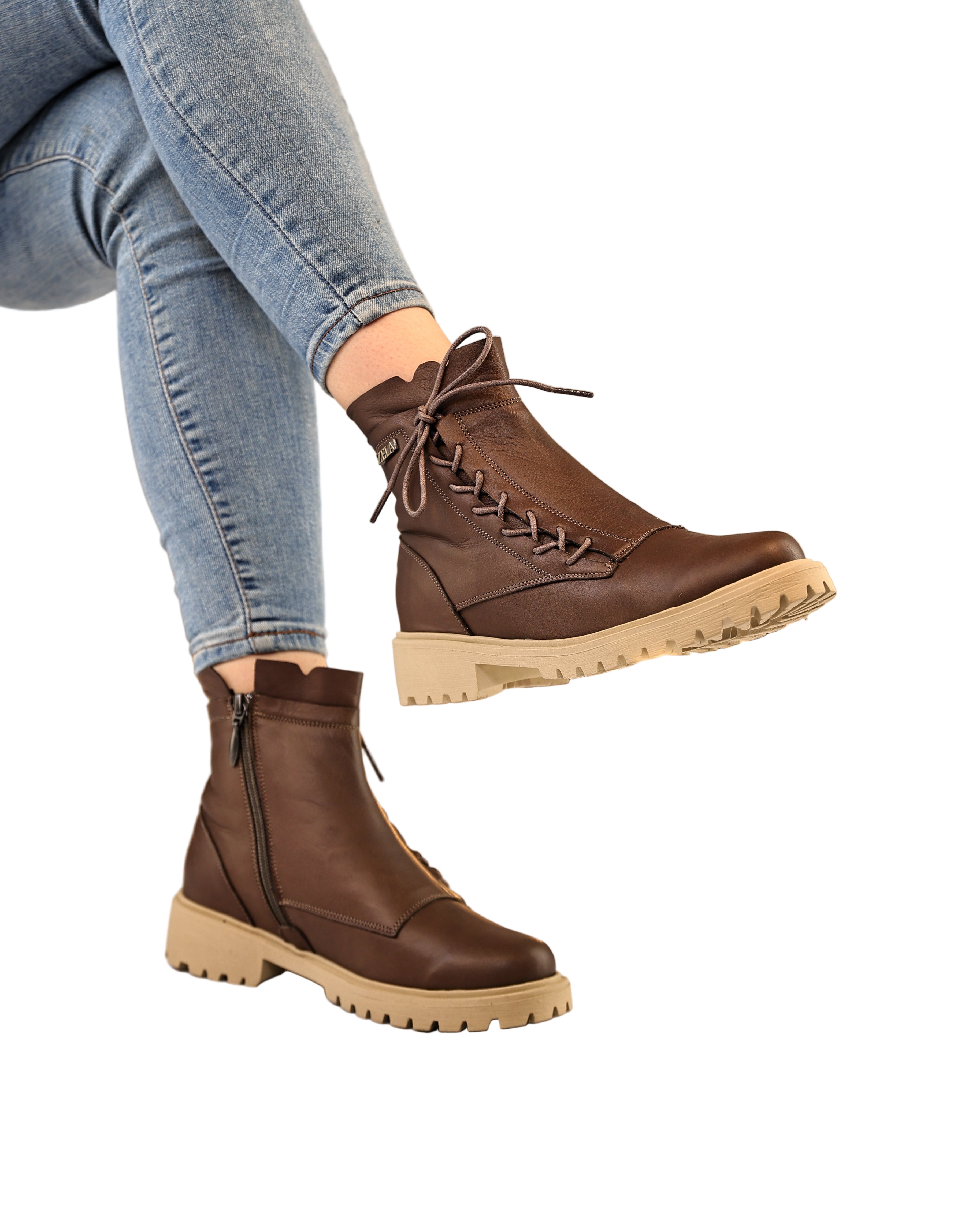 حذاء بوت جلد