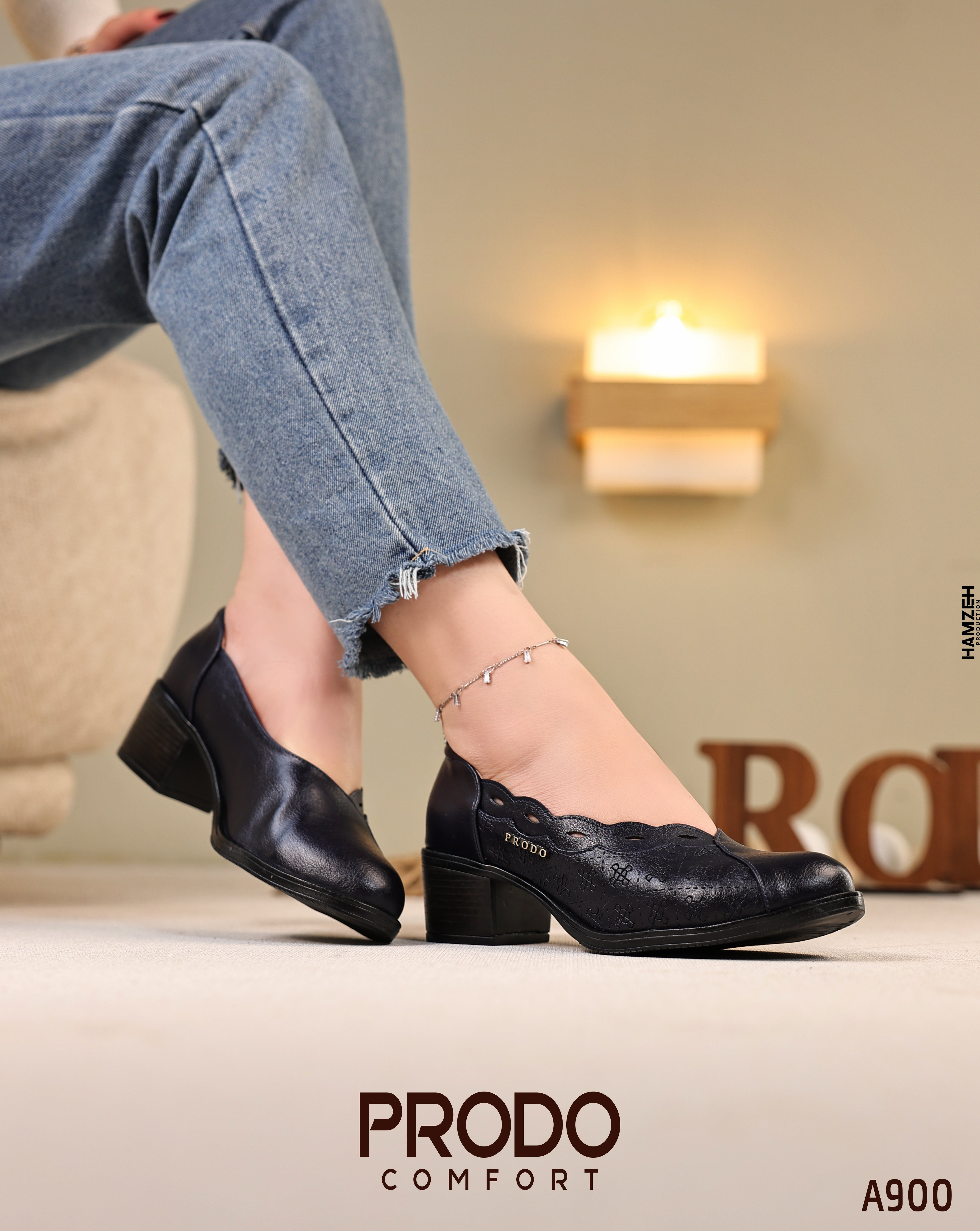 Leather heel shoes