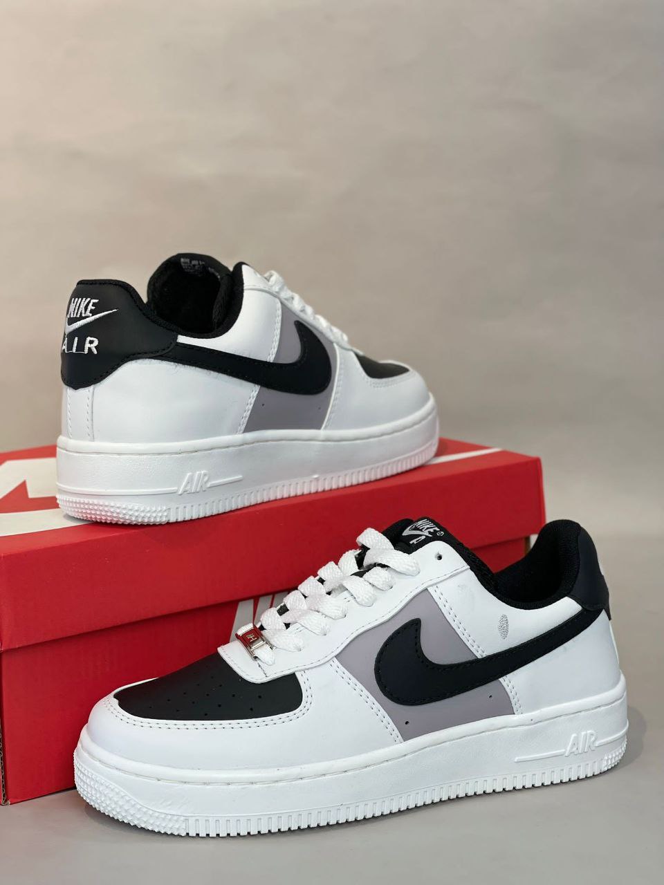 Nike Air Force 1 "LV8"