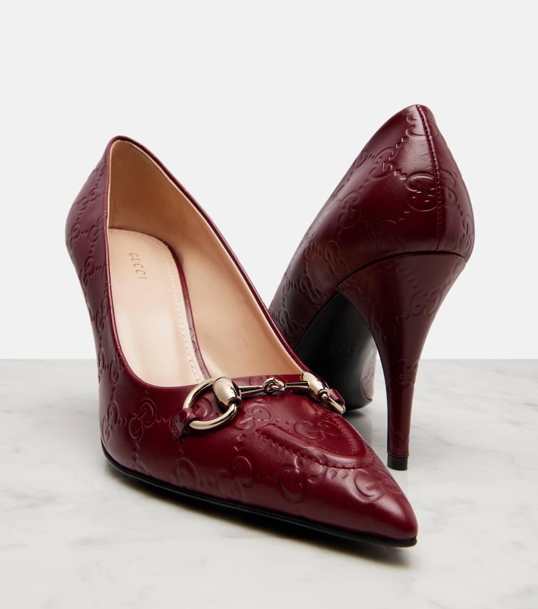 Heel shoes