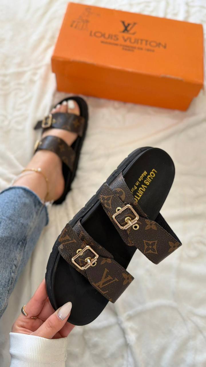 Louis Vuitton slippers