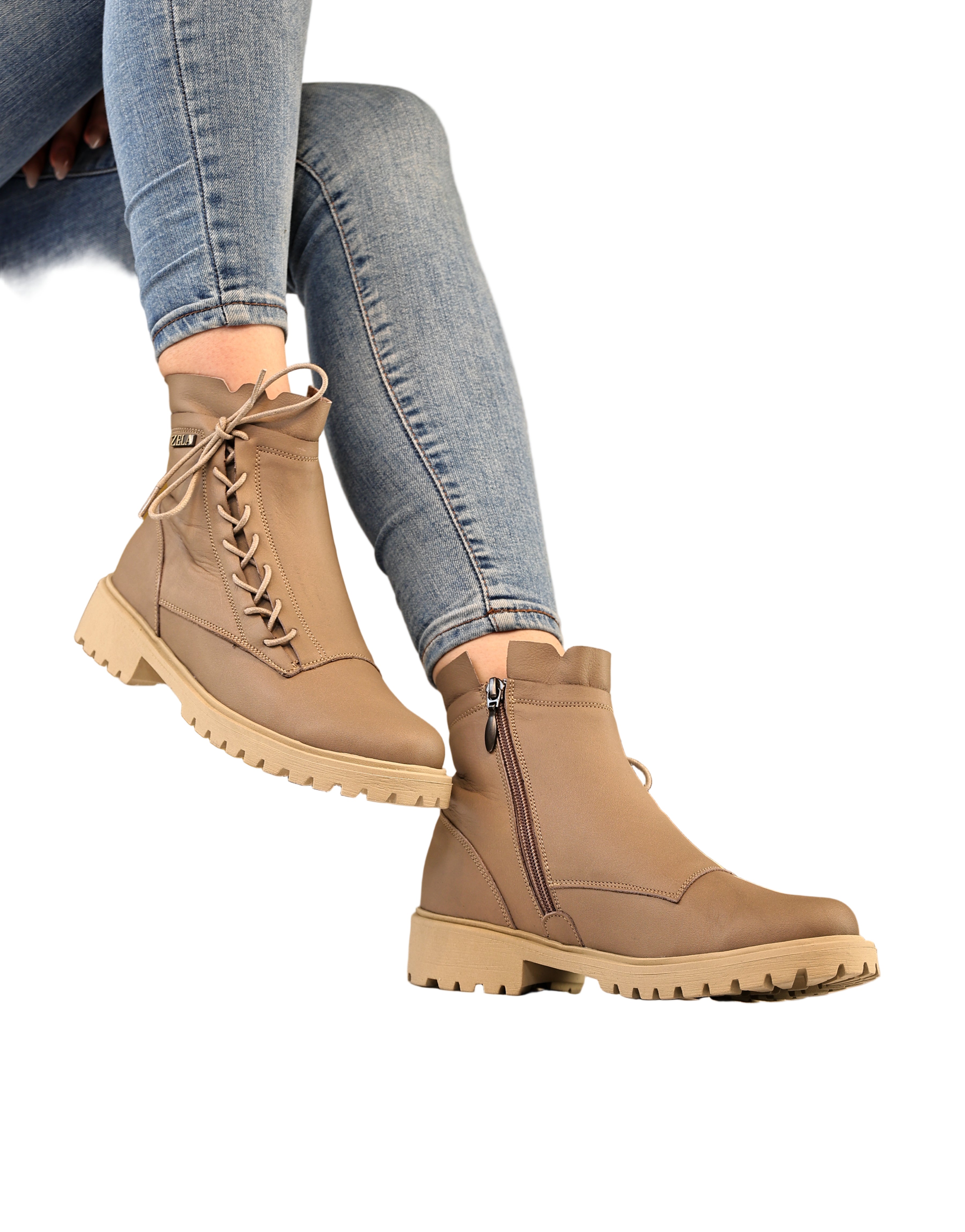 حذاء بوت جلد