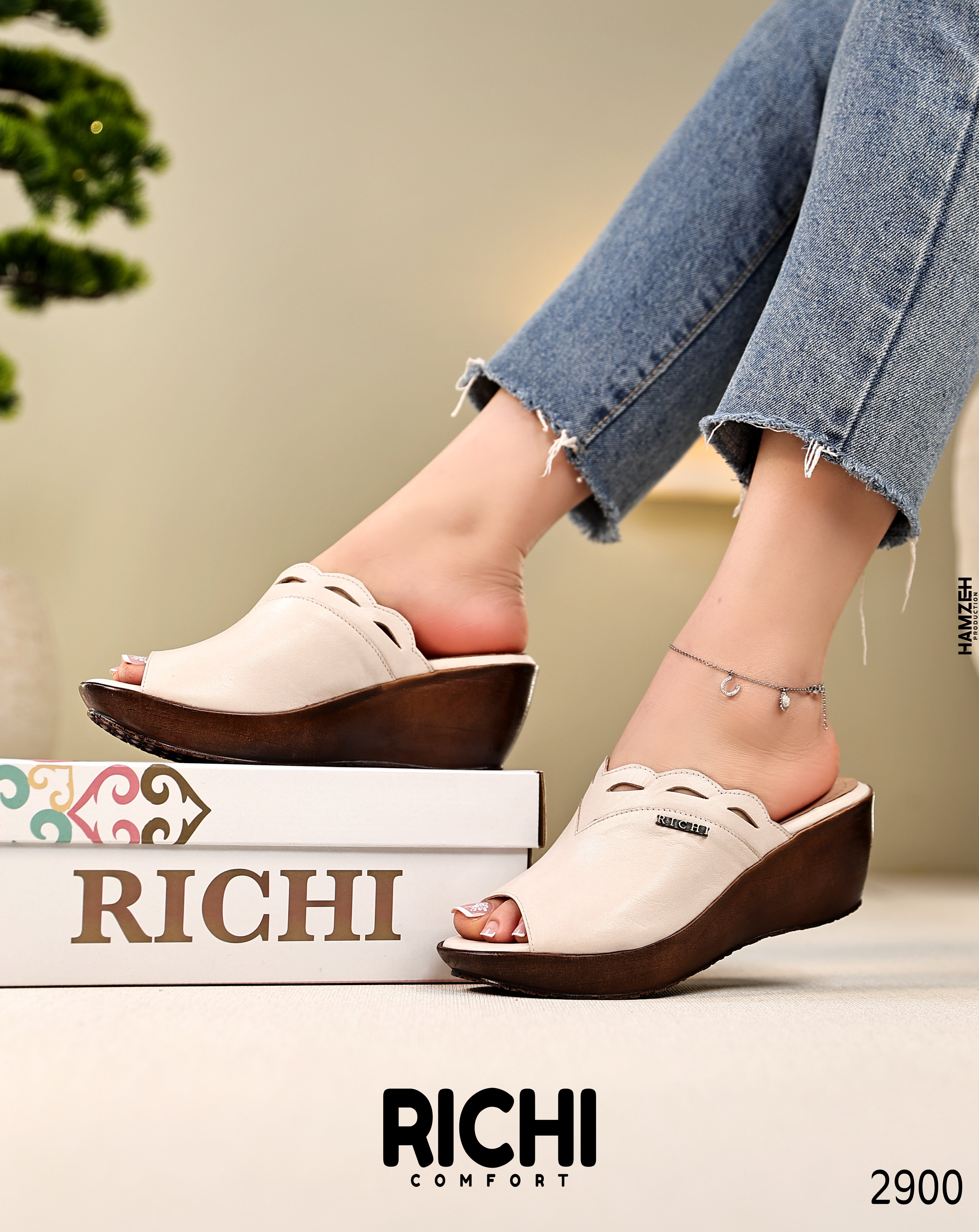 Wedge heel shoes