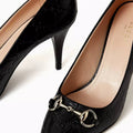 Heel shoes