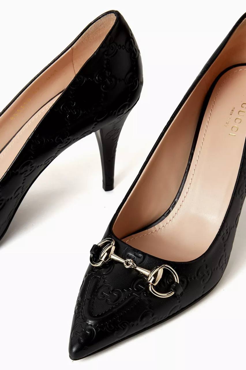 Heel shoes